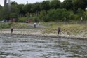 Uebung BF Taucher und Presse Koeln Zoobruecke Rhein P096